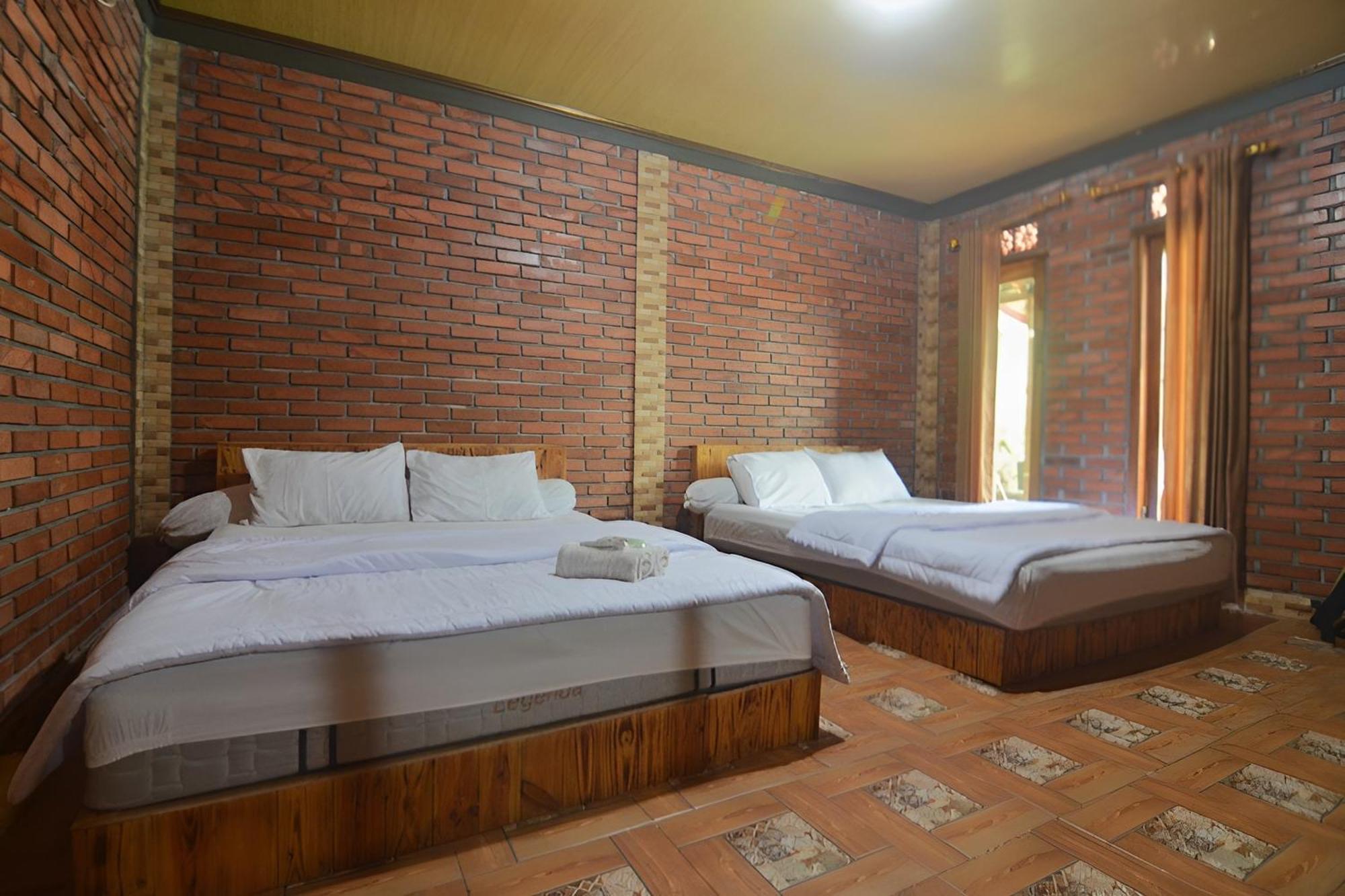 Villa Kopiori Yogyakarta Kültér fotó